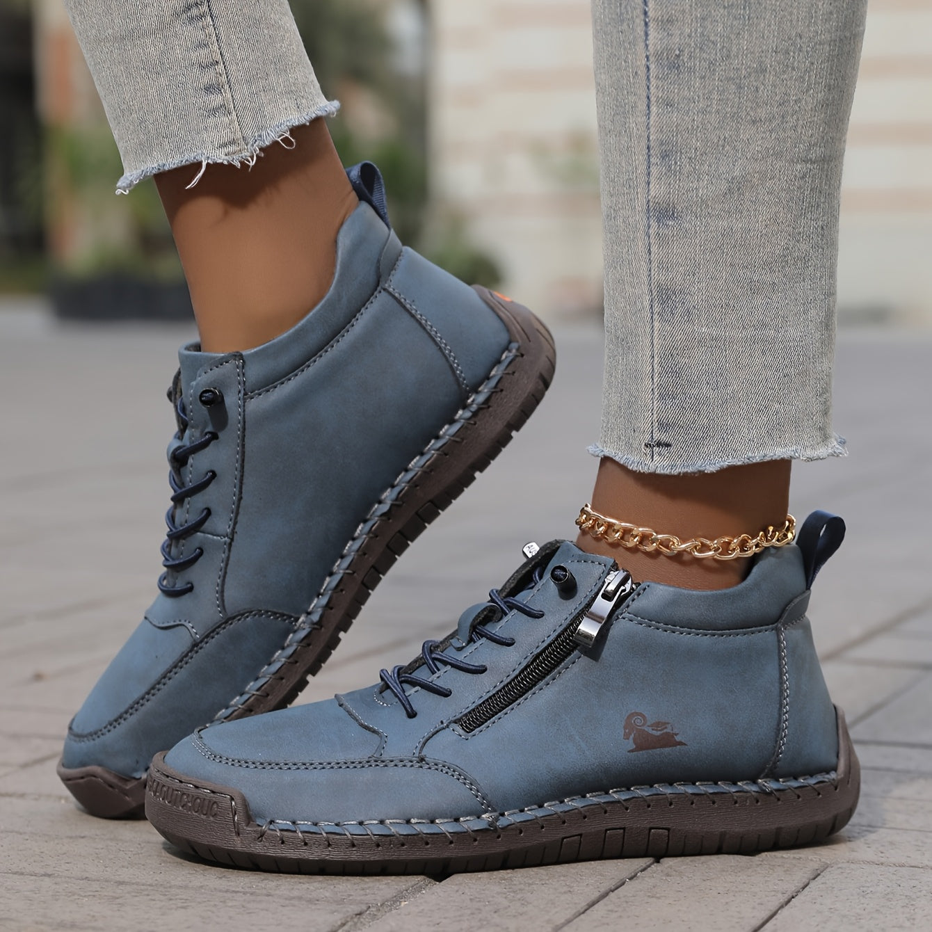 "Eleanor™ | Ergonomiskas komforta čības ar elastīgu zoli" can be rewritten as:

"Eleanor™ | Ergonomiskas komforta čības ar elastīgu zoli" 

(Note: The original title is already quite clear and descriptive. If you would like a different style or additional