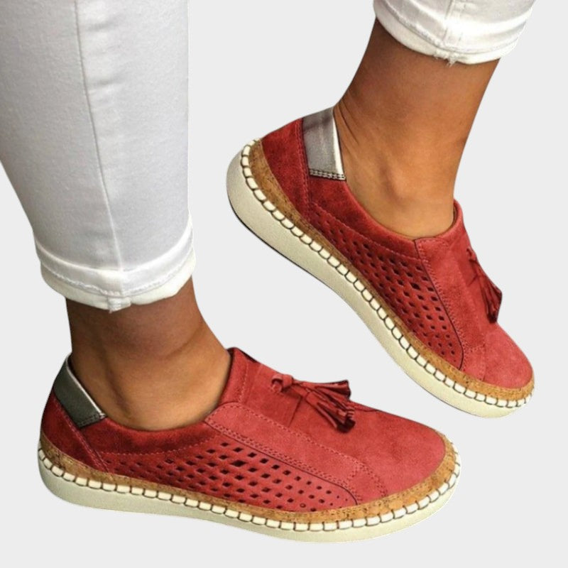 "Arden™ | Ortopēdiskie Slip-On Apavi" can be rewritten as "Arden™ | Komfortabli Ortopēdiskie Slip-On Apavi".