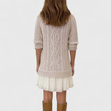 Ashlyndora – Eleganti Adīti Kleitas" can be rewritten as "Ashlyndora – Elegantly Crafted Dresses.