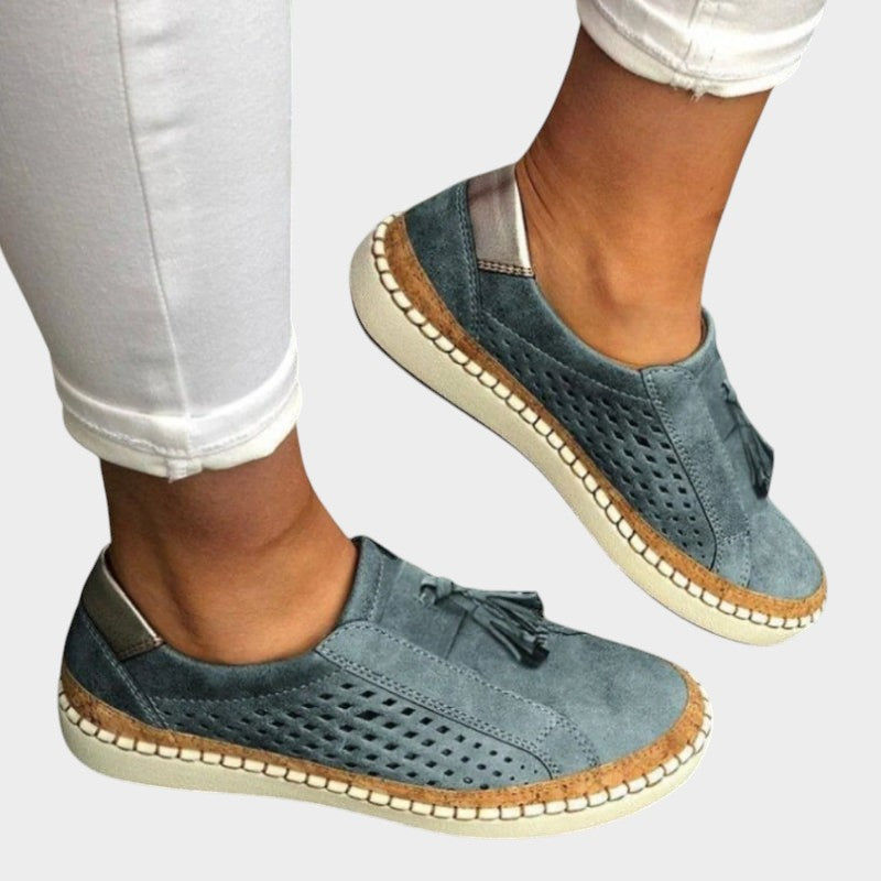 "Arden™ | Ortopēdiskie Slip-On Apavi" can be rewritten as "Arden™ | Komfortabli Ortopēdiskie Slip-On Apavi".