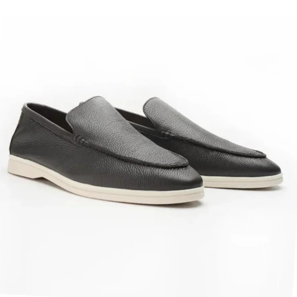 "Govs ādas mokasīni" can be rewritten as "Govs ādas mokasīni apavi" (Cowhide Leather Moccasins).