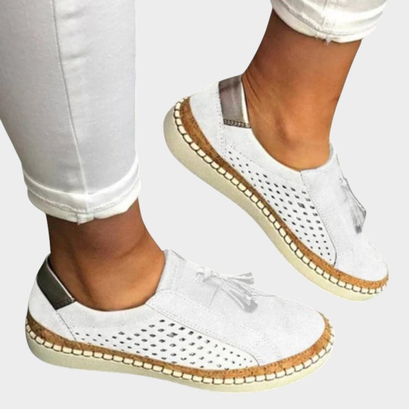 "Arden™ | Ortopēdiskie Slip-On Apavi" can be rewritten as "Arden™ | Komfortabli Ortopēdiskie Slip-On Apavi".