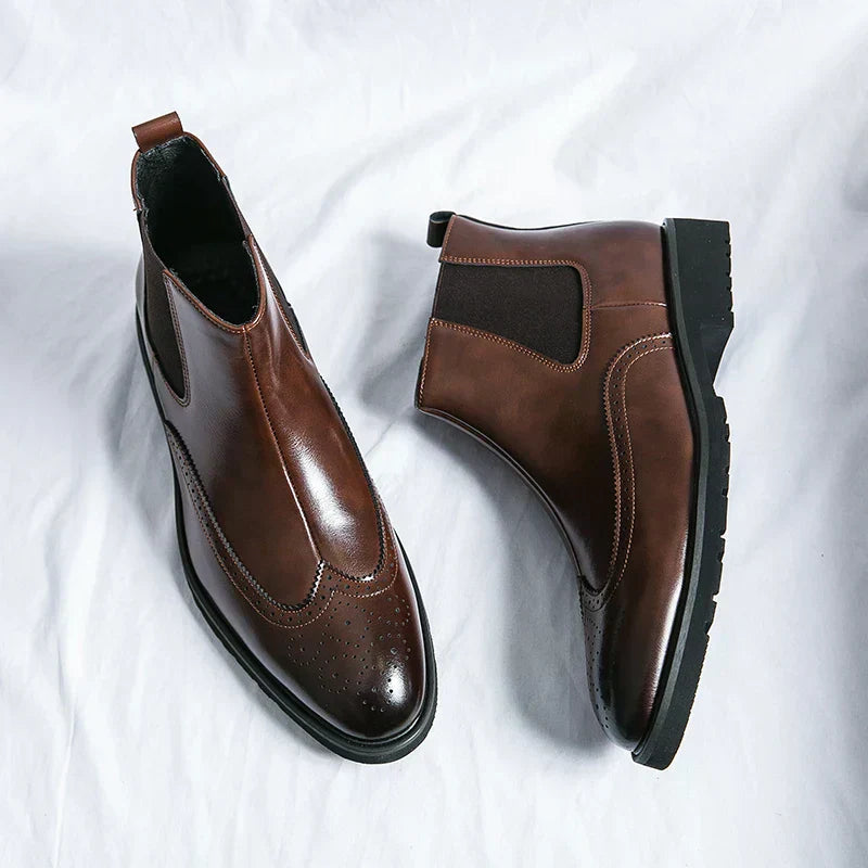 "Dwight™ | Ādas Chelsea zābaki" can be rewritten as "Dwight™ | Ādas Chelsea Boots".