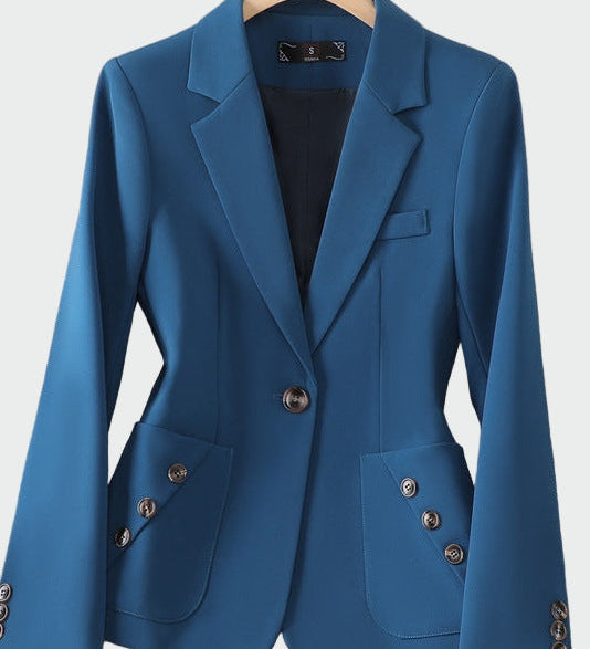 Беата - Очарование и Элегантность: Пальто приталенного силуэта