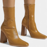 Linde Apjoma Boots